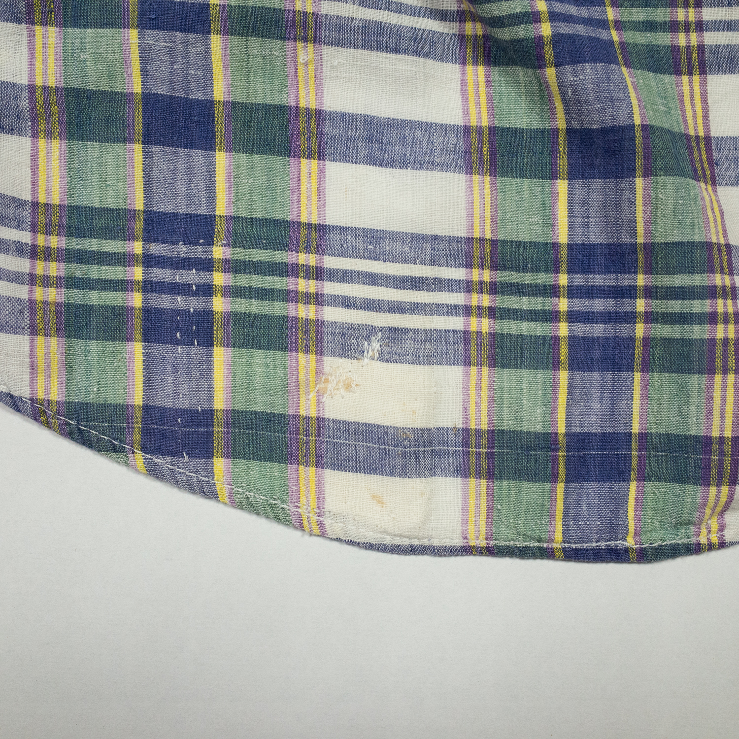 ユーズド80年代ブルックスブラザーズ・6ボタンマドラスチェックボタンダウンシャツ