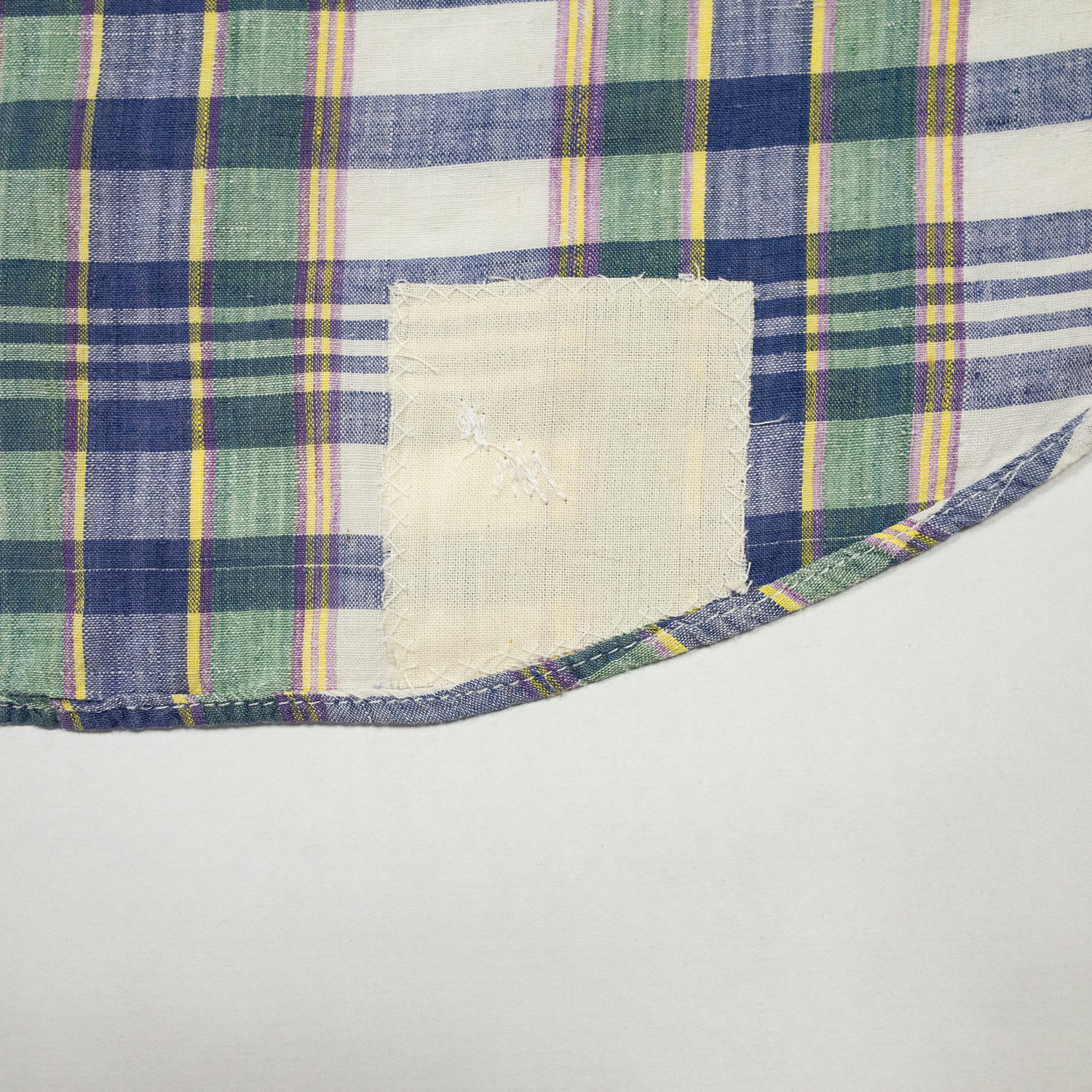 ユーズド80年代ブルックスブラザーズ・6ボタンマドラスチェックボタンダウンシャツ