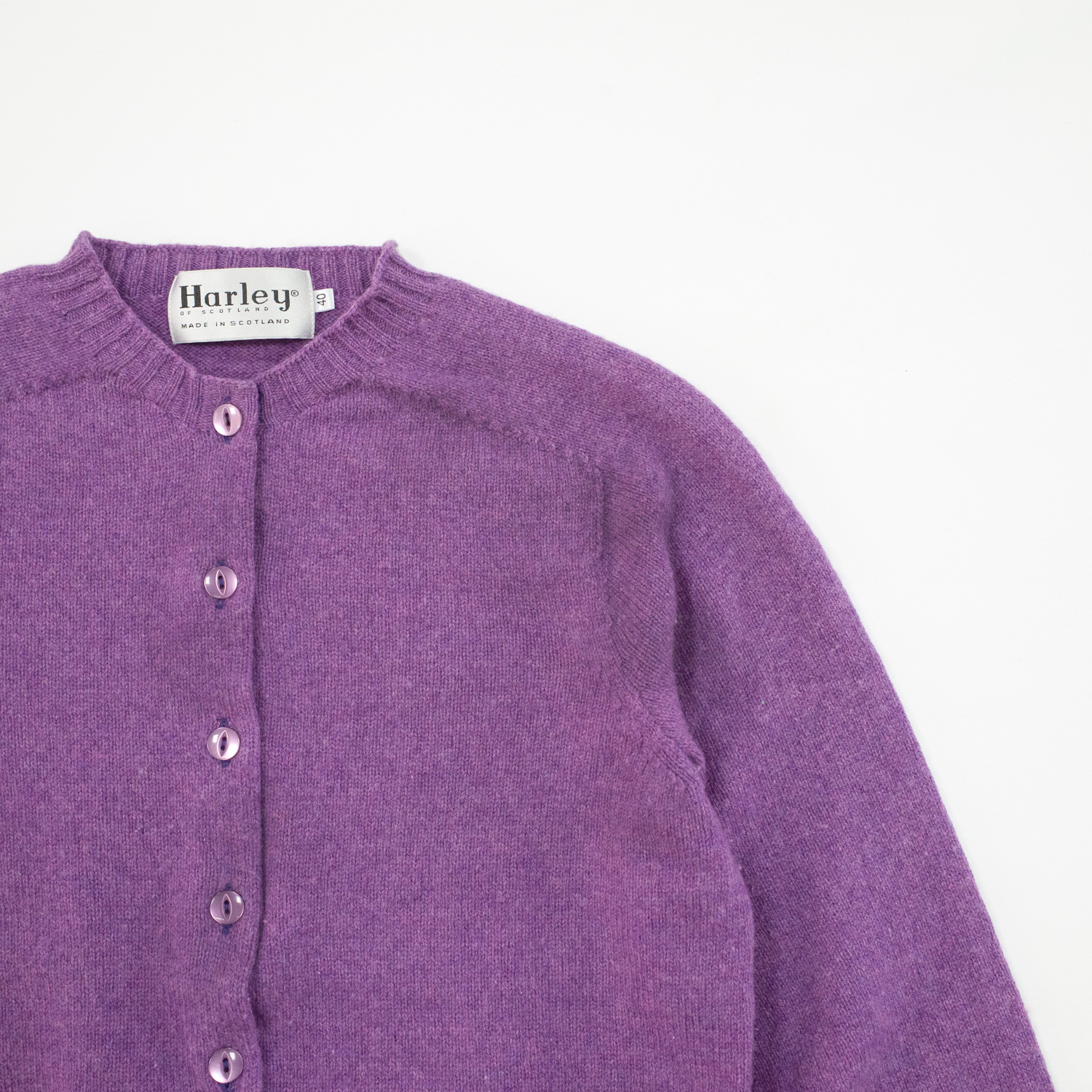 ハーレーオブスコットランドスーパーファインラムズウールクルーネックカーディガンラプチュア