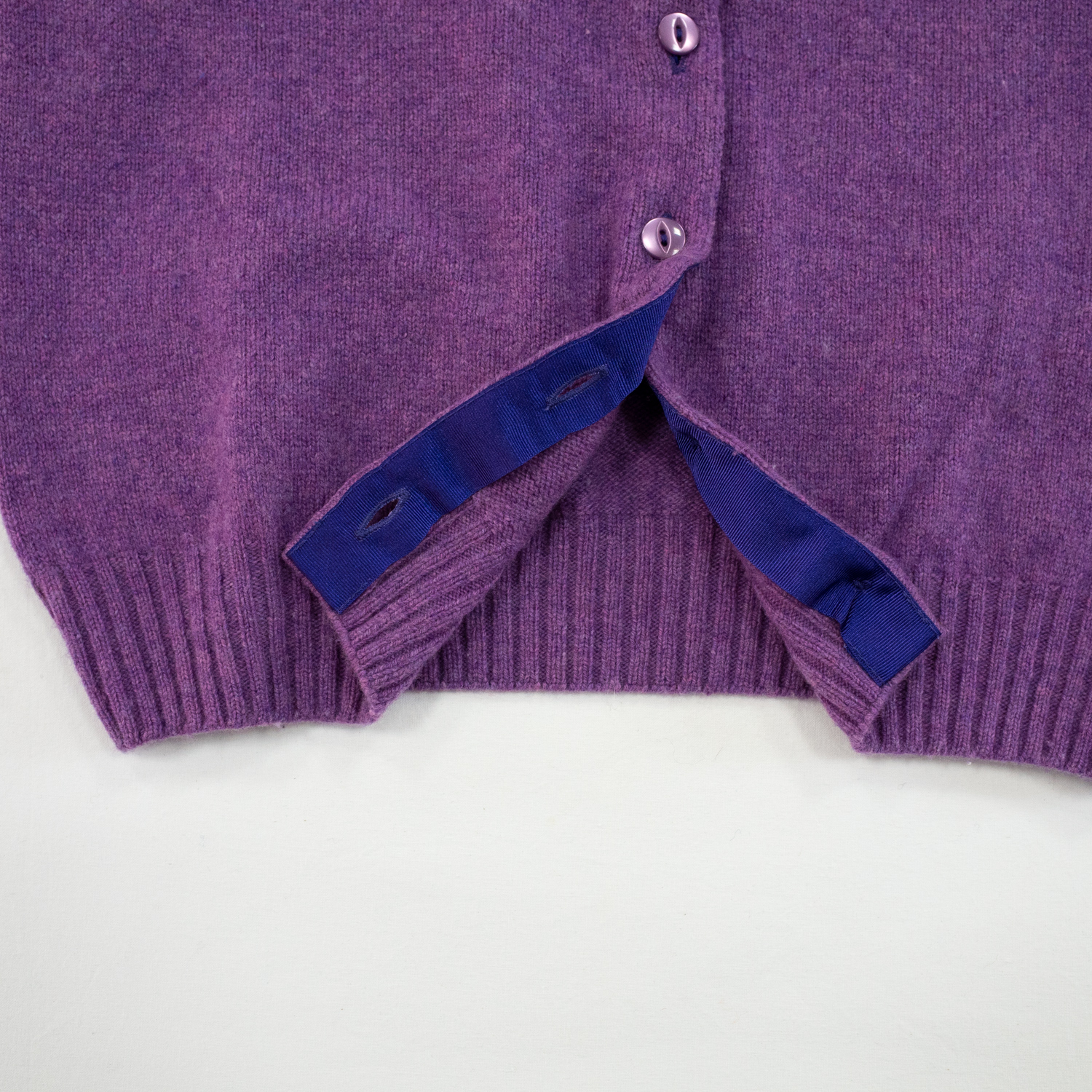 ハーレーオブスコットランドスーパーファインラムズウールクルーネックカーディガンラプチュア