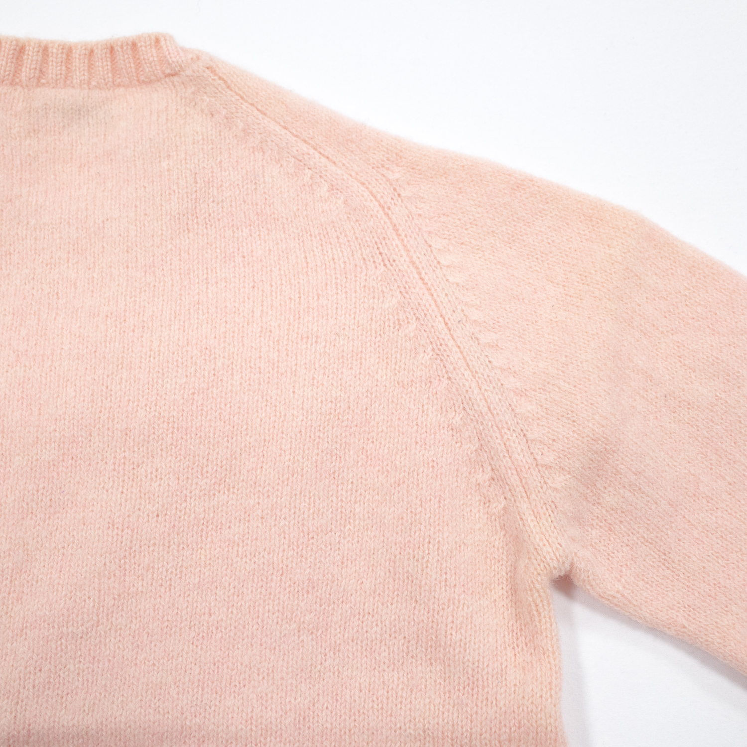 マックジョージ・シェットランドクルーネックセーター・チェリーシャーベット